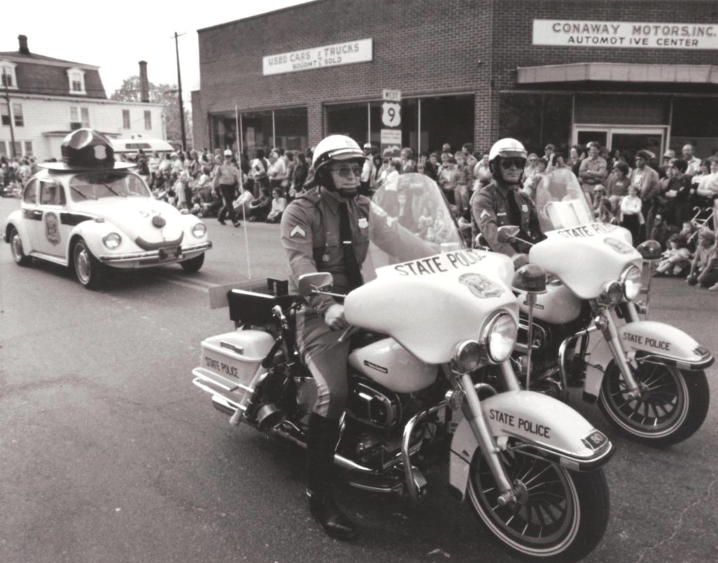 Crowds celebrating Return Day in Georgetown